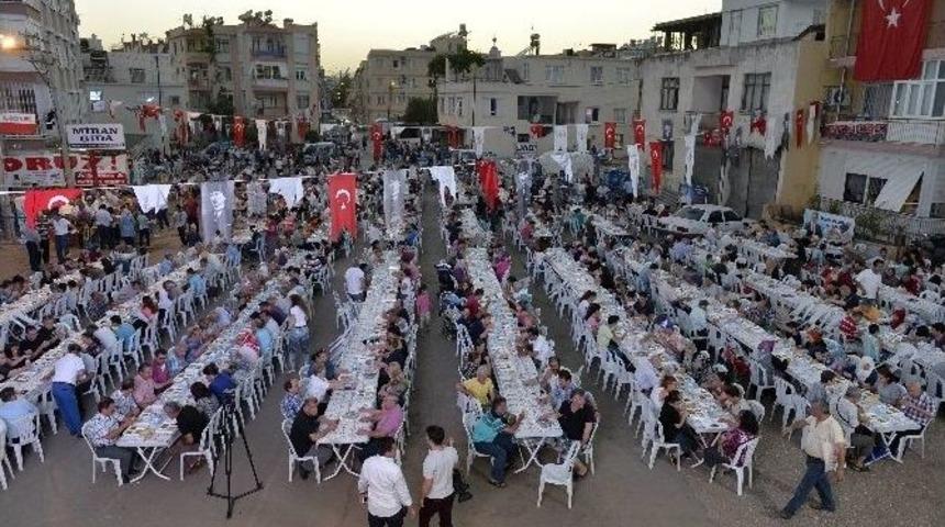 İftar Sofrasında Barış &Ccedil;ağrısı