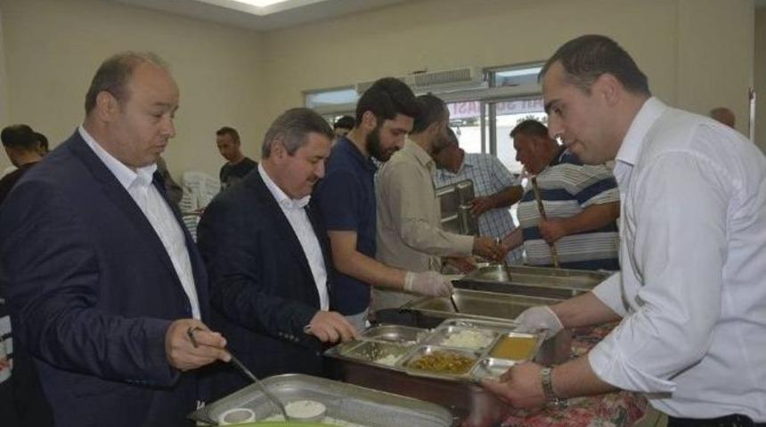 Yetimlerle İftar Yaptılar