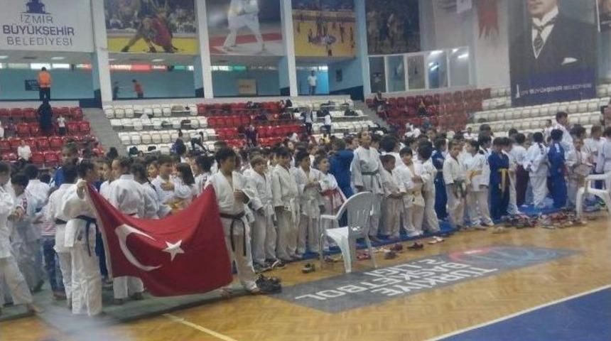 Aydınlı Judocular İzmir&rsquo;den 10 Madalya İle D&ouml;nd&uuml;