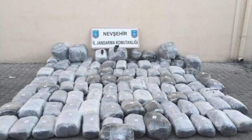 Kaza Yapan Kamyondan 573 Kilo Esrar Ele Ge&ccedil;irildi