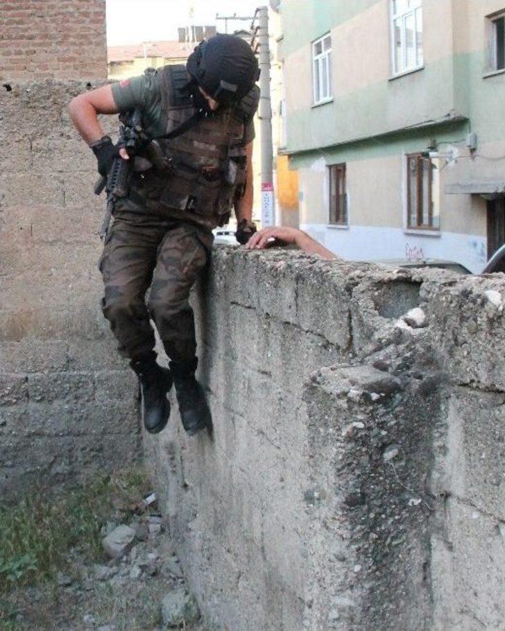 Uyuşturucu Tacirlerine Şafak Baskını G3