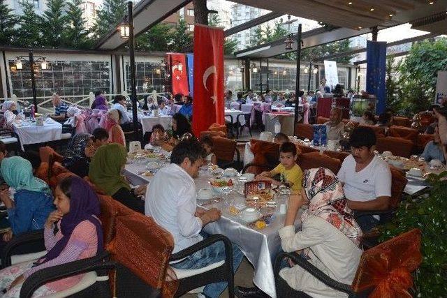 Trabzon’da Mültecilerle Dostluk İftarı