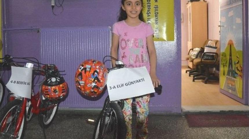 &Ouml;ğrenciler Bir D&ouml;nemde 6 Bin Kitap Okudu