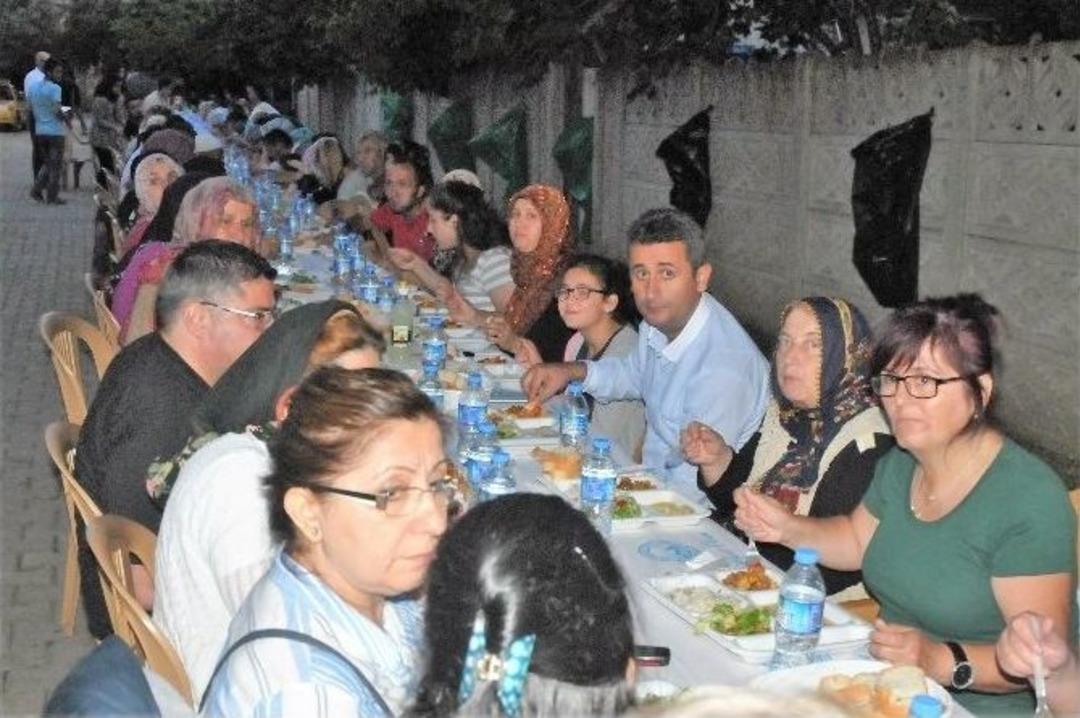 Tarihi Mahalle İftar Yemeği