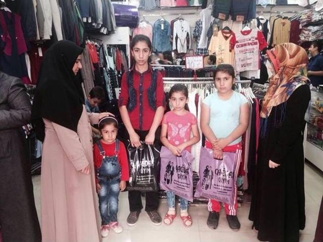 Viranşehir Derneğinden Yetim &Ccedil;ocuklar İ&ccedil;in Kampanya