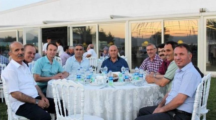 Arifiye Protokol&uuml; İftarda Buluştu