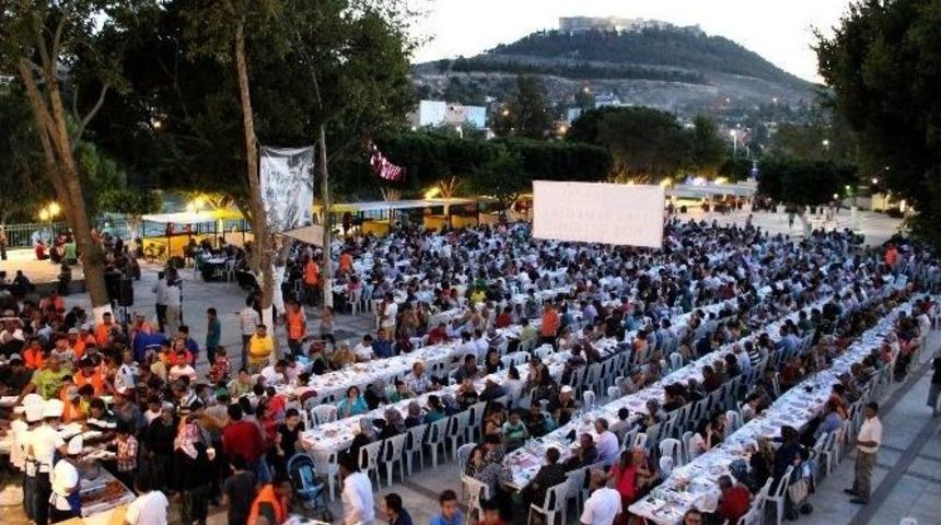 Silifke Belediyesi İftar Verdi