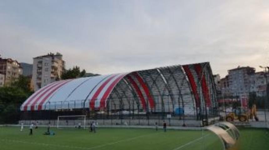 Kumru&rsquo;da Halı Saha Tamamlandı