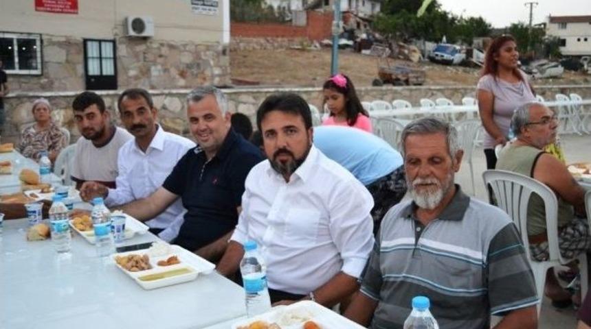 Ayvalıklı Romanlar İftar Yemeğinde Buluştu