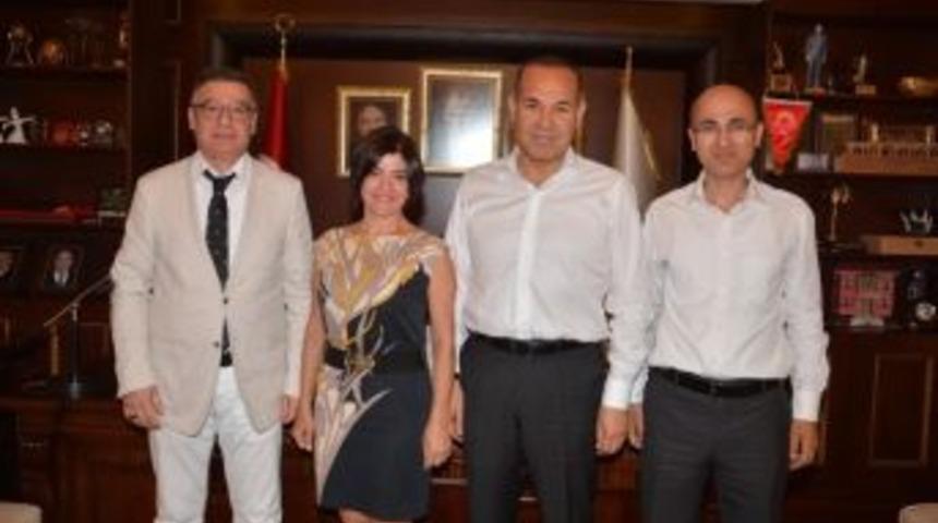 S&ouml;zl&uuml;: &ldquo;insanlar Birbirini Sevmelidir&rdquo;