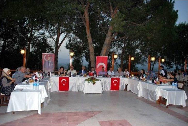 Başkan Kayda, Şehit Aileleri Ve Gazileri İftar Sofrasında Ağırladı G1