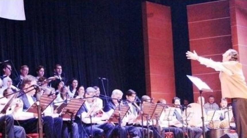 Hz. Mevlana&rsquo;nın Hoşg&ouml;r&uuml;s&uuml;n&uuml; Yaşatıyorlar