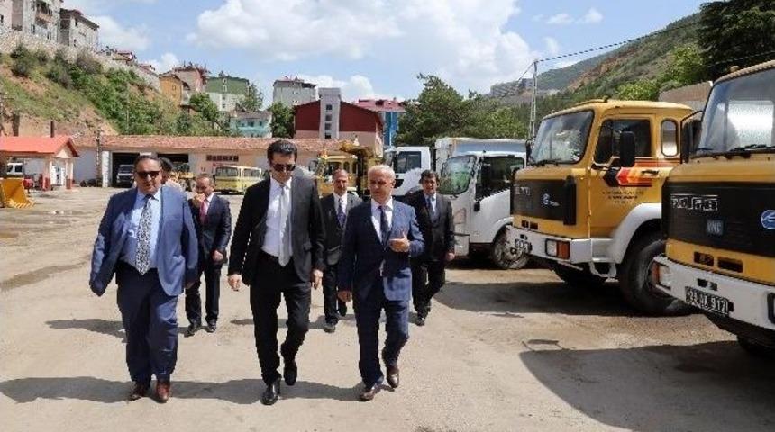 Vali Memiş İl &Ouml;zel İdaresi&rsquo;ni Ziyaret Etti