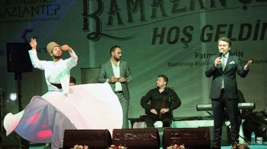&Uuml;nl&uuml; İlahi Sanat&ccedil;ısı Abdurrahman &Ouml;n&uuml;l Gazianteplilerle Buluştu