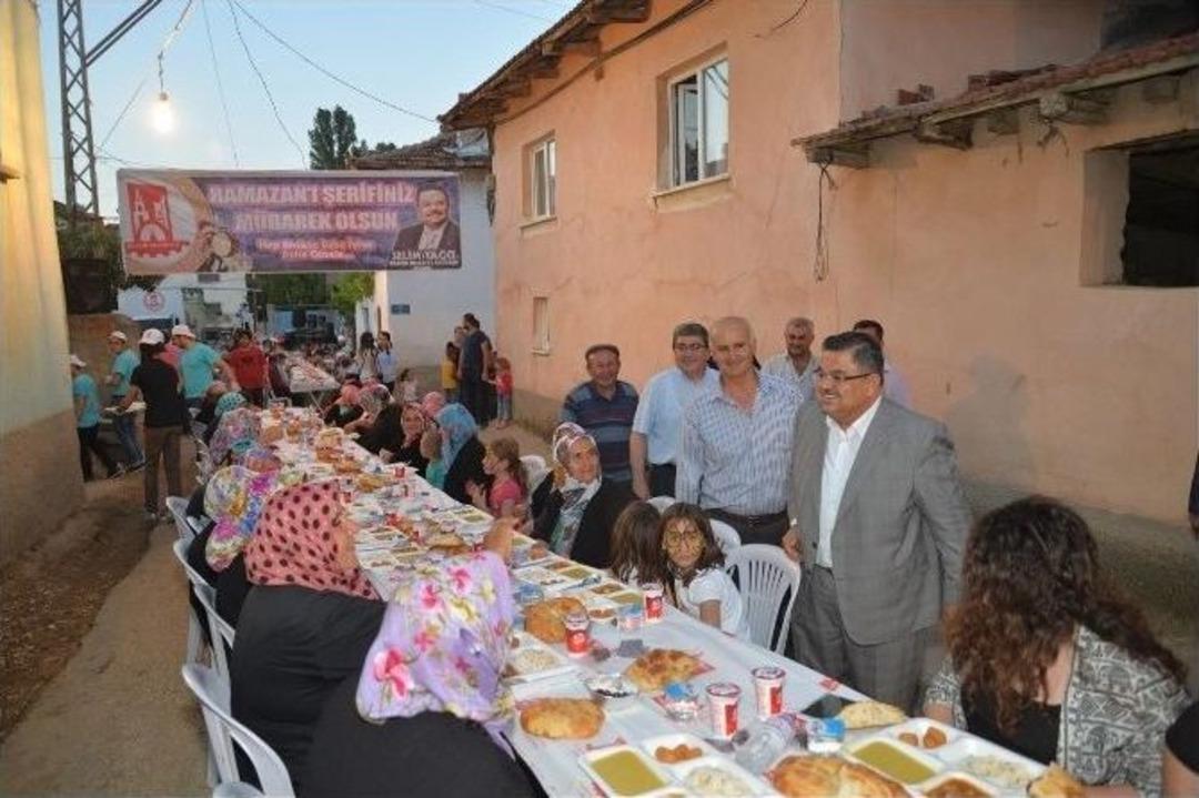 İftarın G&uuml;zelliği G&uuml;l&uuml;mbe K&ouml;y&uuml;ne Taşındı