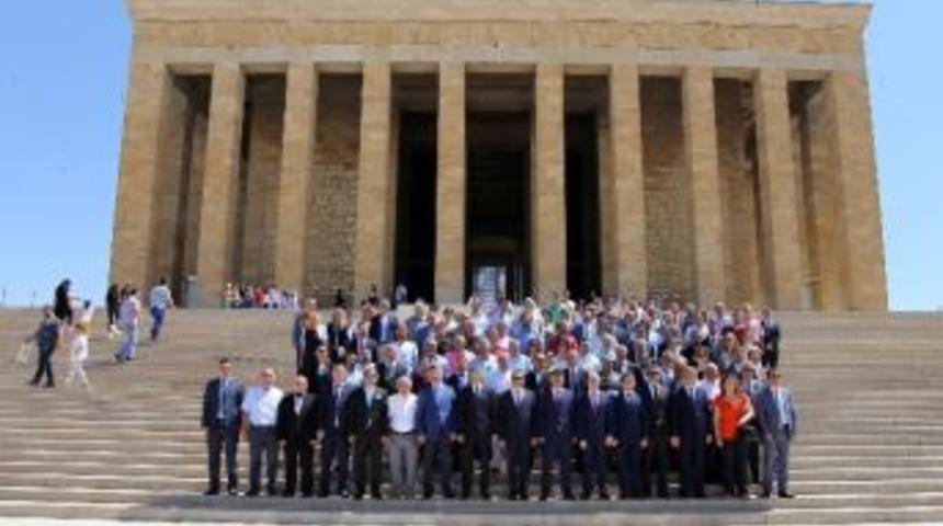 Asmmmo&rsquo;nun Yeni Y&ouml;netimi Anıtkabir&rsquo;i Ziyaret Etti