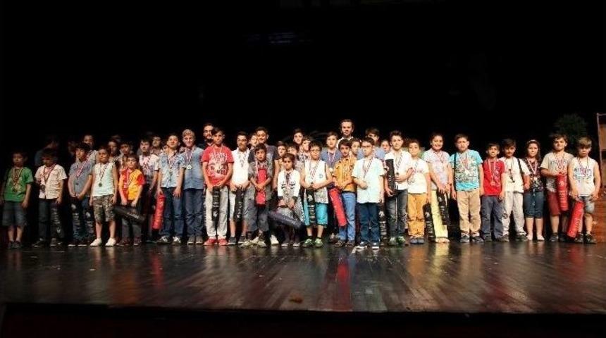 Bilgievleri &Ouml;ğrencilerinden Yıl Sonu Programında Buluştu