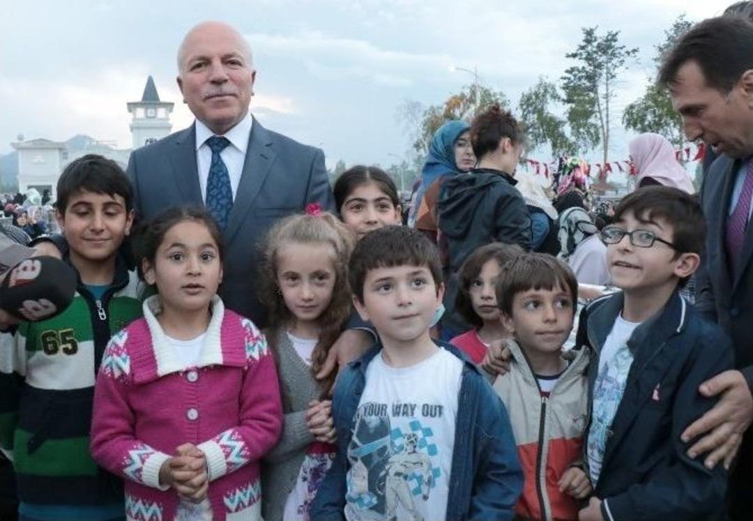 Sekmen: &ldquo;t&uuml;rk Milletinin &Ouml;z Benliğinde Yardımlaşma Ve Şefkat Vardır&rdquo;