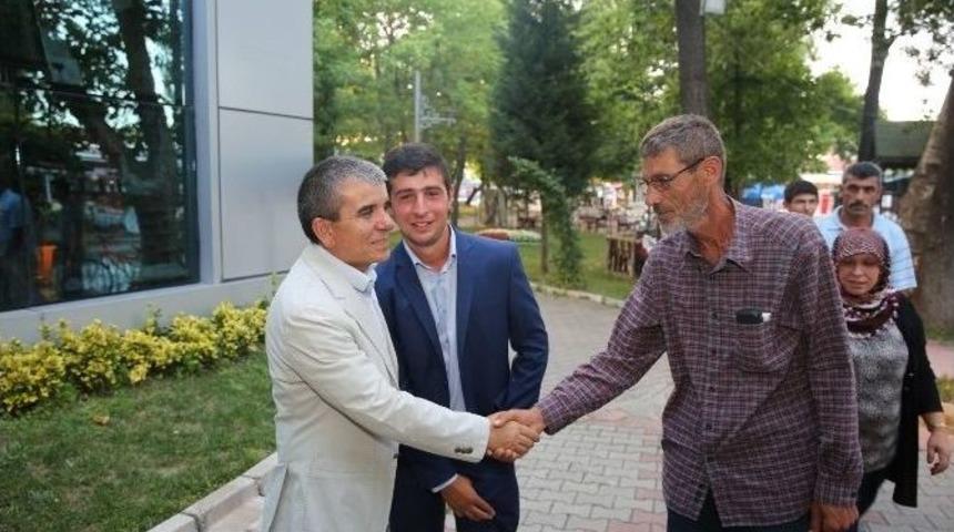 Adapazarı Belediyesi İş&ccedil;i Personeli İftarda Buluştu