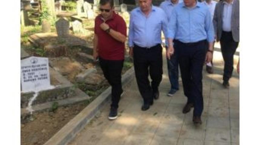 Başkan Keleş Şehir Mezarlığındaki &Ccedil;alışmaları İnceledi