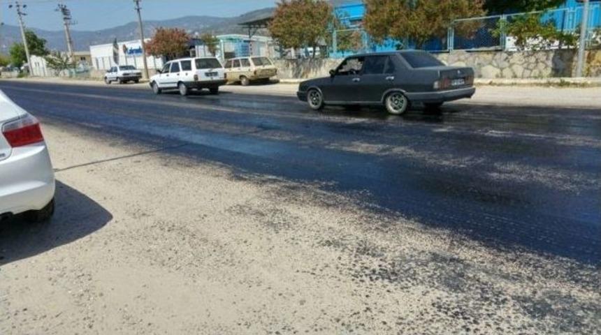 Milas&rsquo;ın Yolları Etkili Sıcaklıklarla Eridi