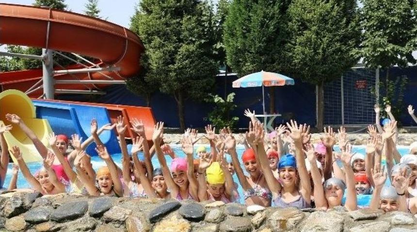 Çocuklar Karne Hediyelerini Çok Sevdi