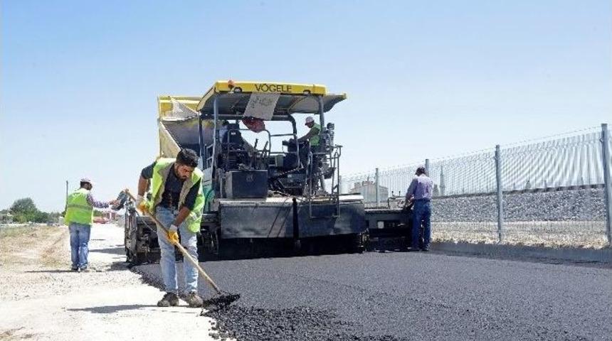 Meram&rsquo;da Asfalt &Ccedil;alışmaları S&uuml;r&uuml;yor