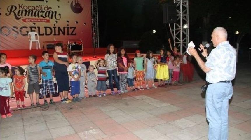 B&uuml;y&uuml;kler İzledi K&uuml;&ccedil;&uuml;kler Eğlendi