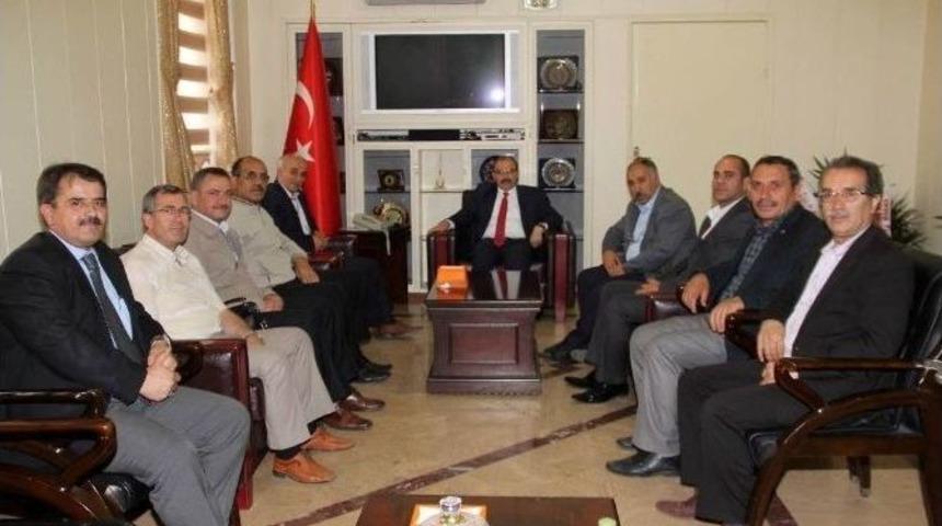 Vali Ustaoğlu&rsquo;na Hayırlı Olsun Ziyaretleri S&uuml;r&uuml;yr