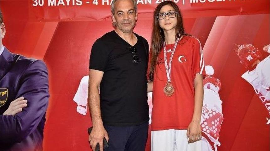 Taekwondo&rsquo;da Şehzadeler Belediyesi Manisa&rsquo;nın Gururu Oldu