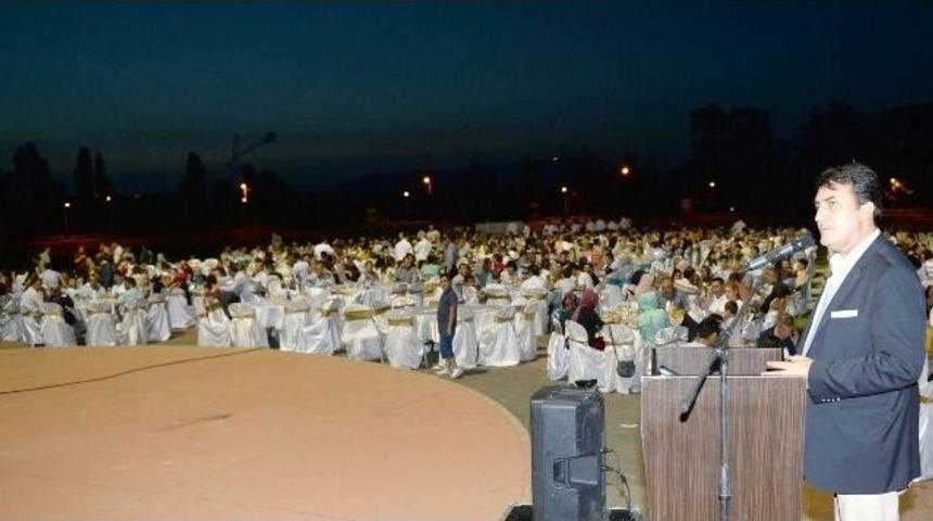 Osmangazi Ailesi Yetimlerle Birlikte İftar A&ccedil;tı