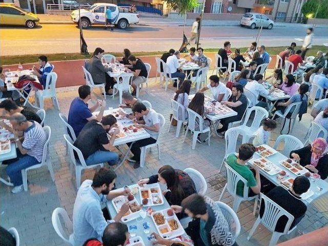 Karagöz Rotary Kulübü’nden Her Akşam 500 Kişilik İftar