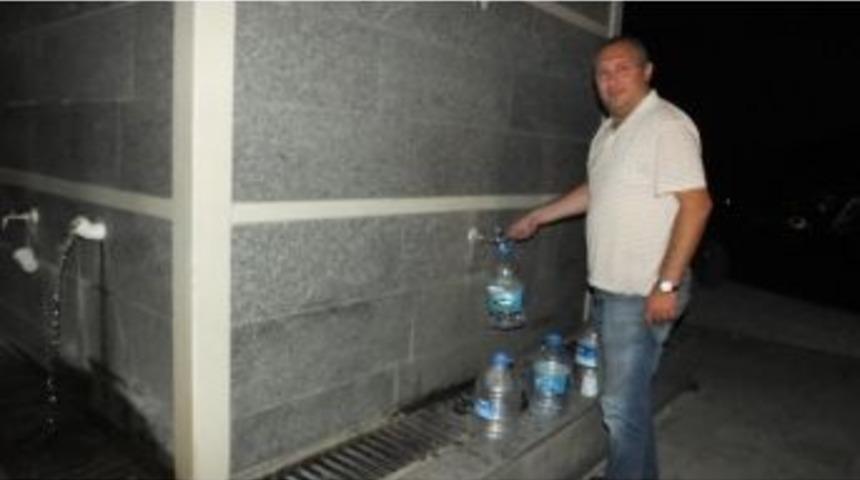 Burhaniye&rsquo;de Hayırsever &Ccedil;eşmesine Yoğun İlgi