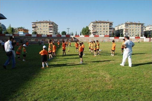 Bilecik Belediyesi Yaz Spor Okulu Kursları Başladı