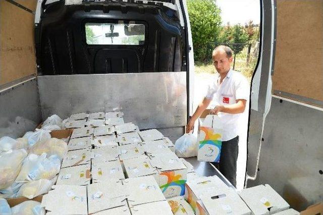 Beylikdüzü’nde Ramazan’ın Her Günü Evlere Sıcak Yemek Dağıtımı