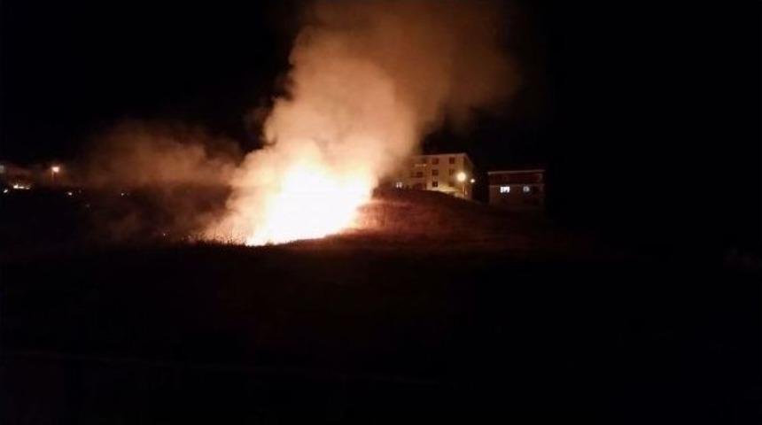 Baruthane Tepesi&rsquo;nde &Ccedil;ıkan Yangın Korkuttu