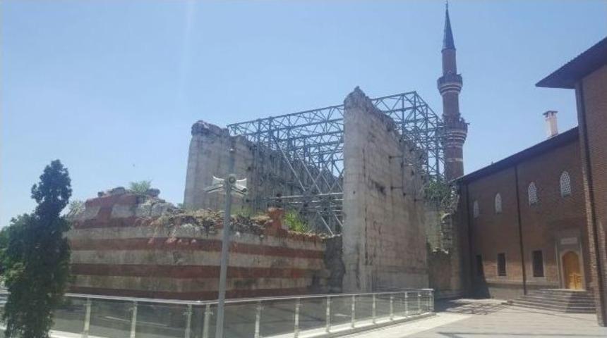 Ankara B&uuml;y&uuml;kşehir Belediye Başkanı Melih G&ouml;k&ccedil;ek: