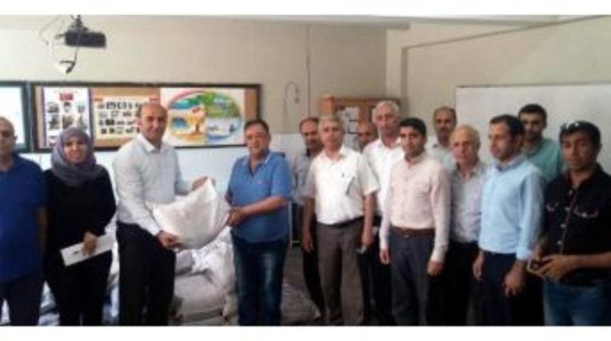 Eğitim Bir-sen’den Suriyelilere Yardım