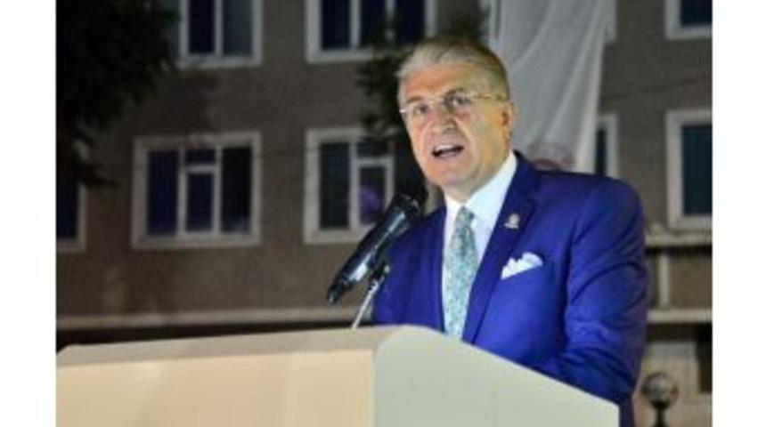 İstanbul Aydın &Uuml;niversitesi&rsquo;nden İftar Yemeği