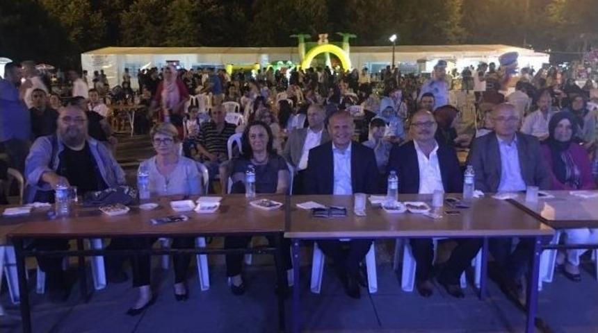 Başkan Keleş Anıtpark&rsquo;da Vatandaşlarla Bir Araya Geldi