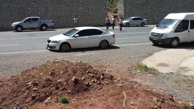 Siirt’te ’dur’ İhtarına Uymayan Araç Polise Çarptı