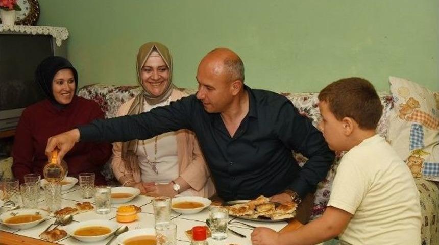 Başkan Togar: &ldquo;iftar Sofralarını Paylaşıyoruz&rdquo;