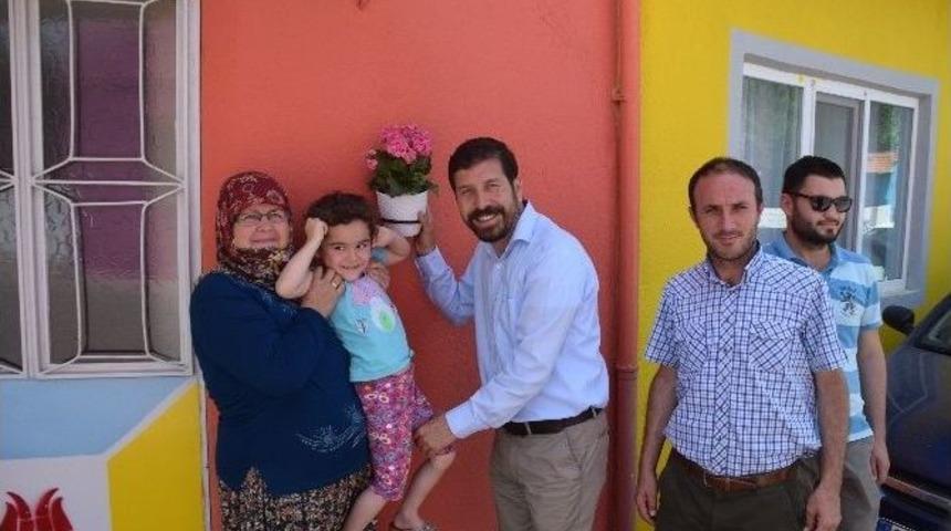 Sokaklar &Ccedil;i&ccedil;ek A&ccedil;tı