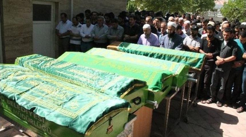 Elazığ&rsquo;daki Tren Kazasında &Ouml;len 5 Suriyeli Son Yolculuğuna Uğurlandı