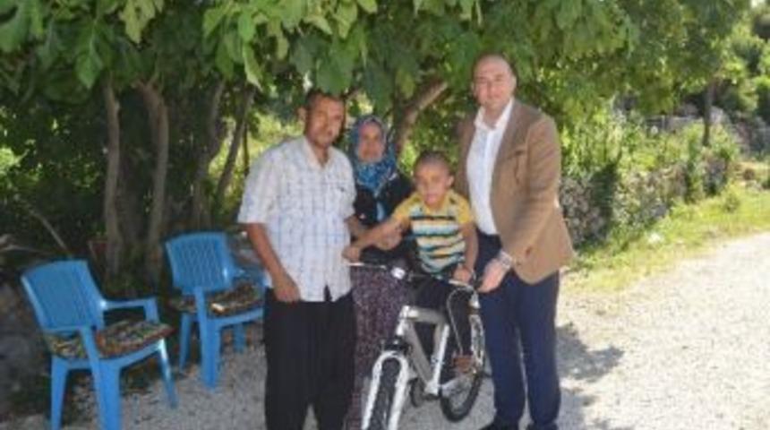 Kaymakam K&uuml;&ccedil;&uuml;k &Ouml;mer İsteğini Kırmadı