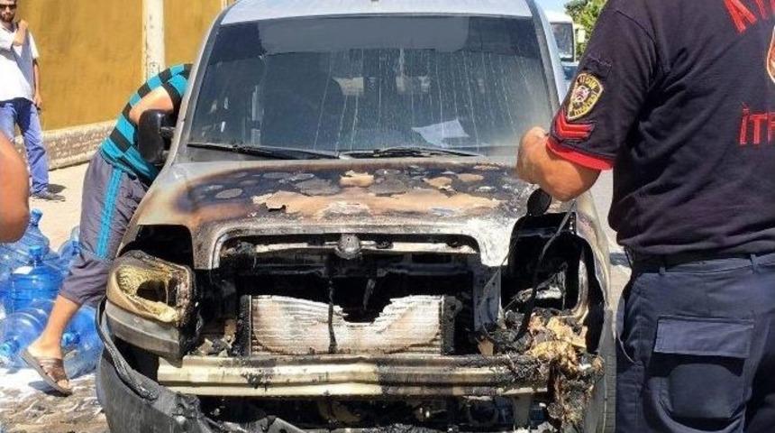 Su Dağıtım Aracı Seyir Halindeyken Alev Aldı