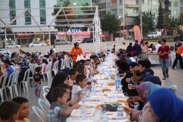 En Kapsamlı İftar