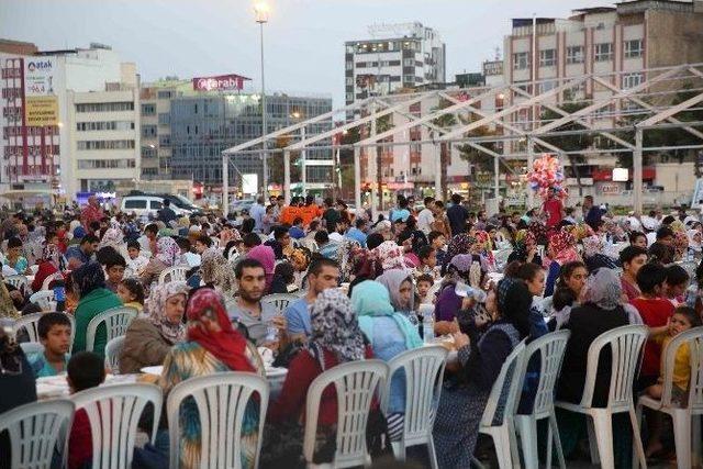 En Kapsamlı İftar