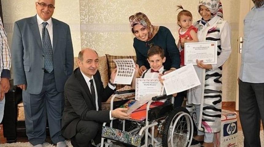 Bedensel Engeli Mirac, Karnesini Evinde Aldı