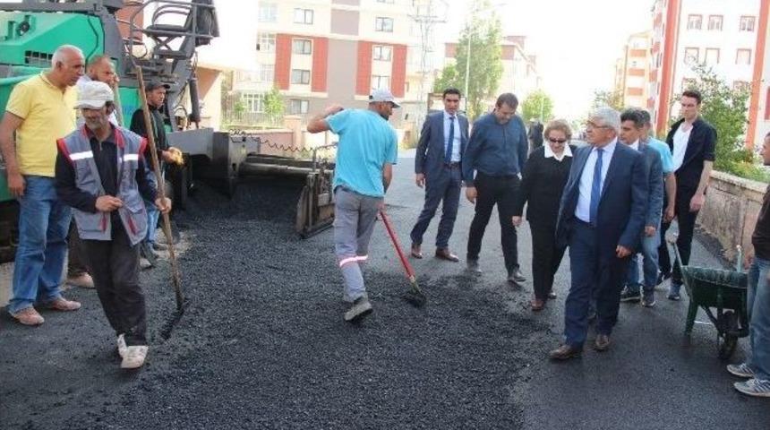 Başkan Kara&ccedil;anta, Asfalt &Ccedil;alışmalarını Yerinde İnceledi